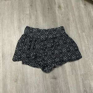 American Eagle Flowy Shorts Size S